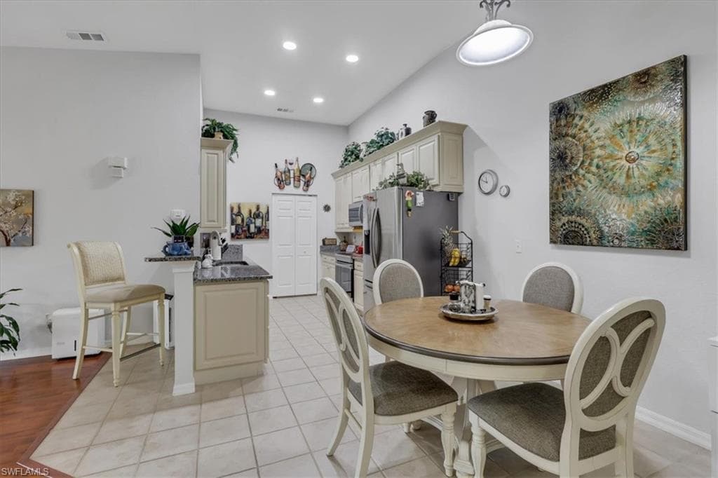 27107 N Matheson AVE # 204, BONITA SPRINGS FL 34135-6