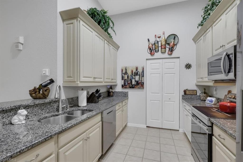27107 N Matheson AVE # 204, BONITA SPRINGS FL 34135-9