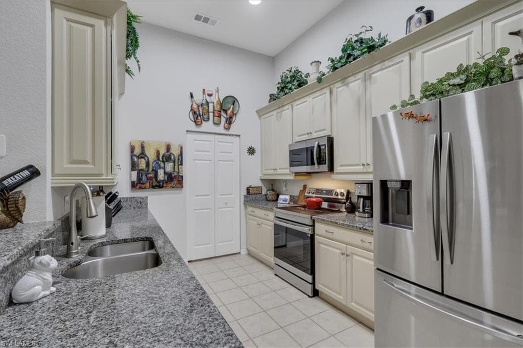 27107 N Matheson AVE # 204, BONITA SPRINGS FL 34135-10