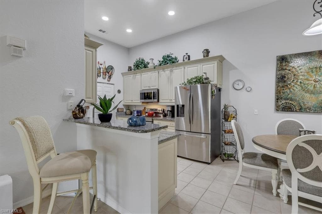 27107 N Matheson AVE # 204, BONITA SPRINGS FL 34135-7