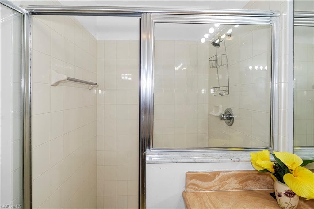 1405 Mariposa CIR # 102, NAPLES FL 34105-16