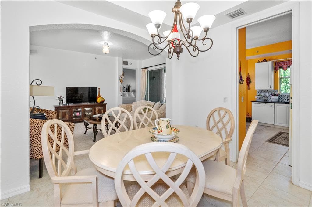 1405 Mariposa CIR # 102, NAPLES FL 34105-6