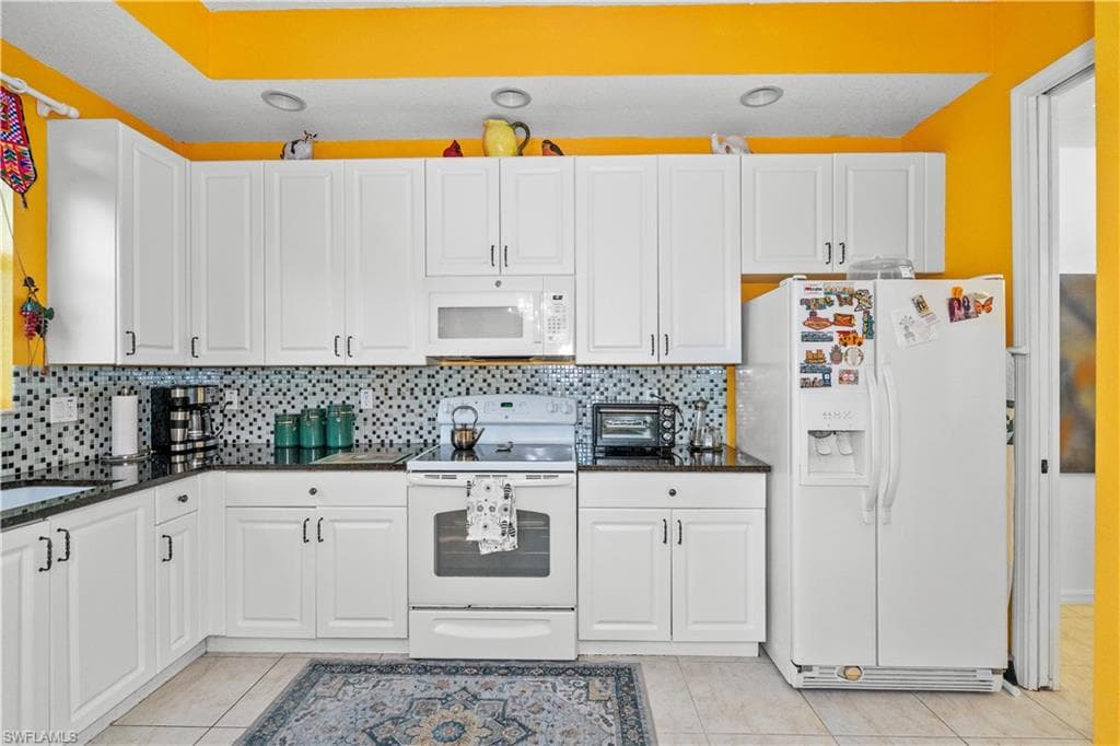 1405 Mariposa CIR # 102, NAPLES FL 34105-4