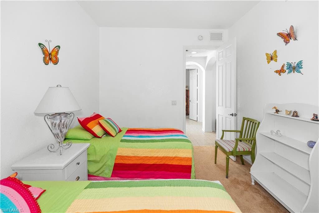 1405 Mariposa CIR # 102, NAPLES FL 34105-19