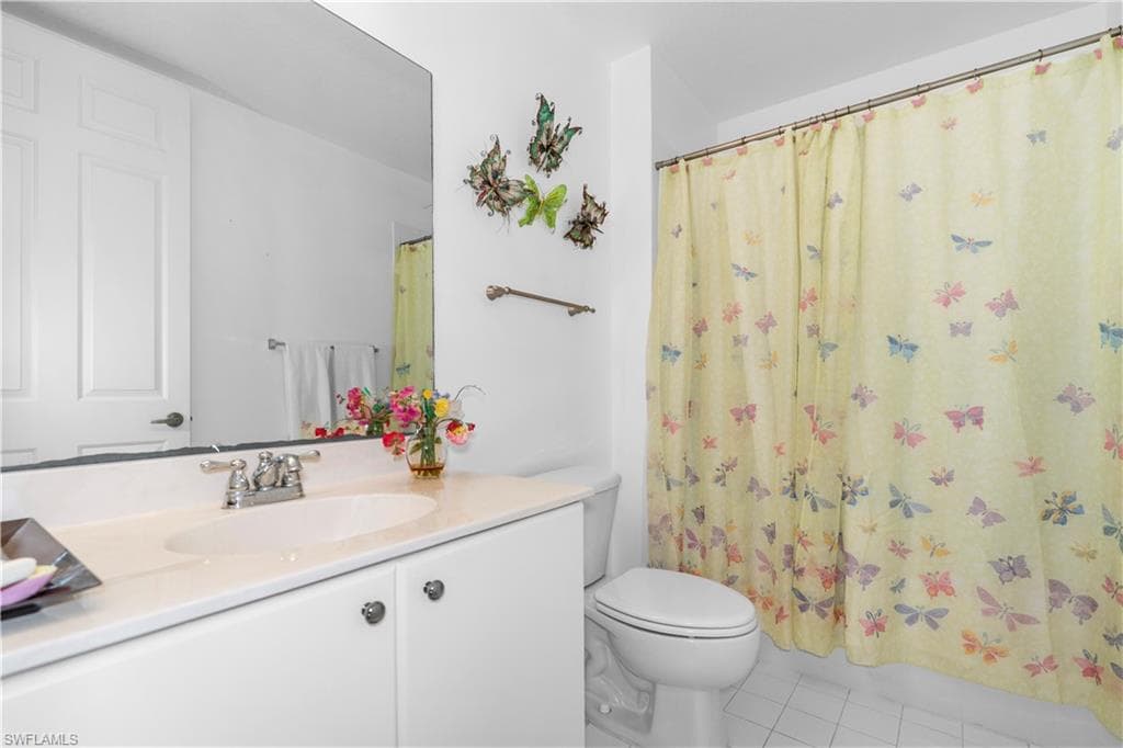 1405 Mariposa CIR # 102, NAPLES FL 34105-23