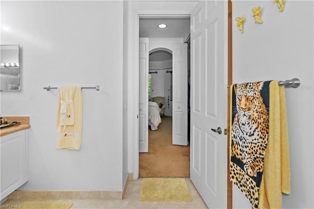 1405 Mariposa CIR # 102, NAPLES FL 34105-17