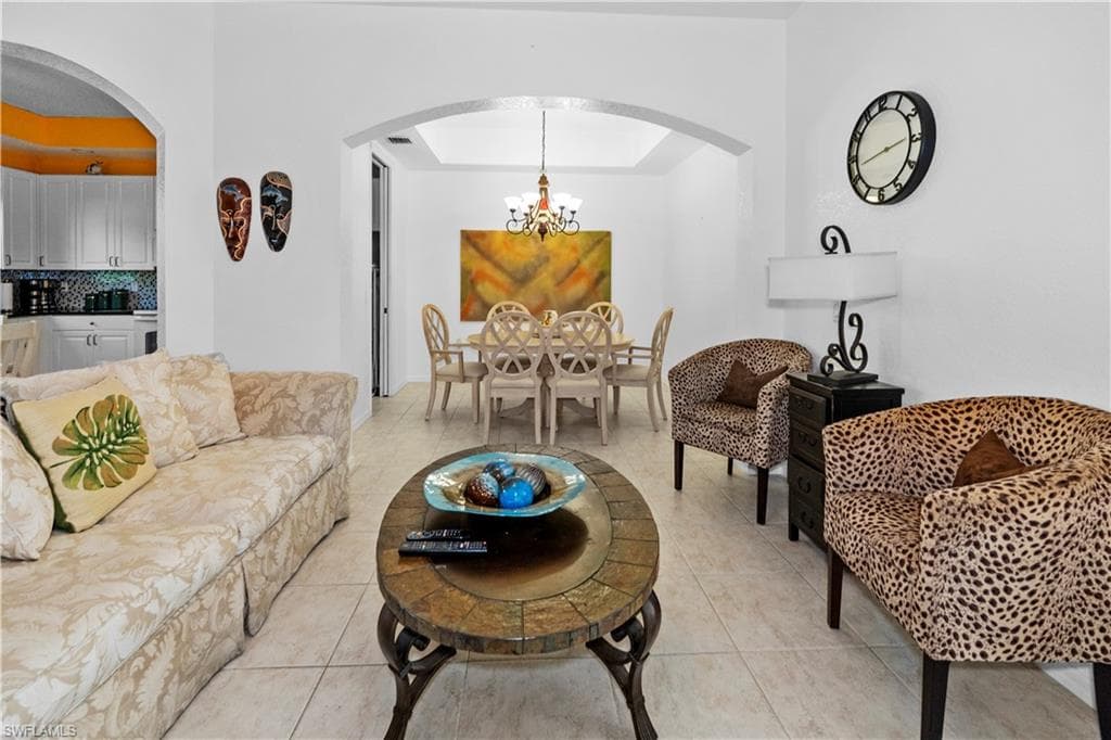 1405 Mariposa CIR # 102, NAPLES FL 34105-10