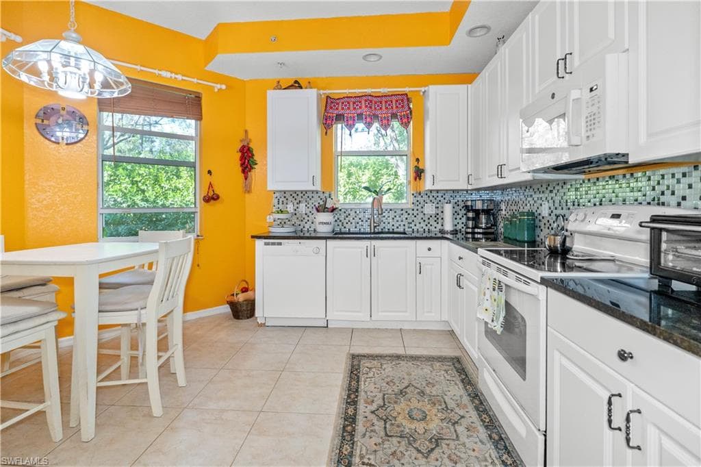 1405 Mariposa CIR # 102, NAPLES FL 34105-3