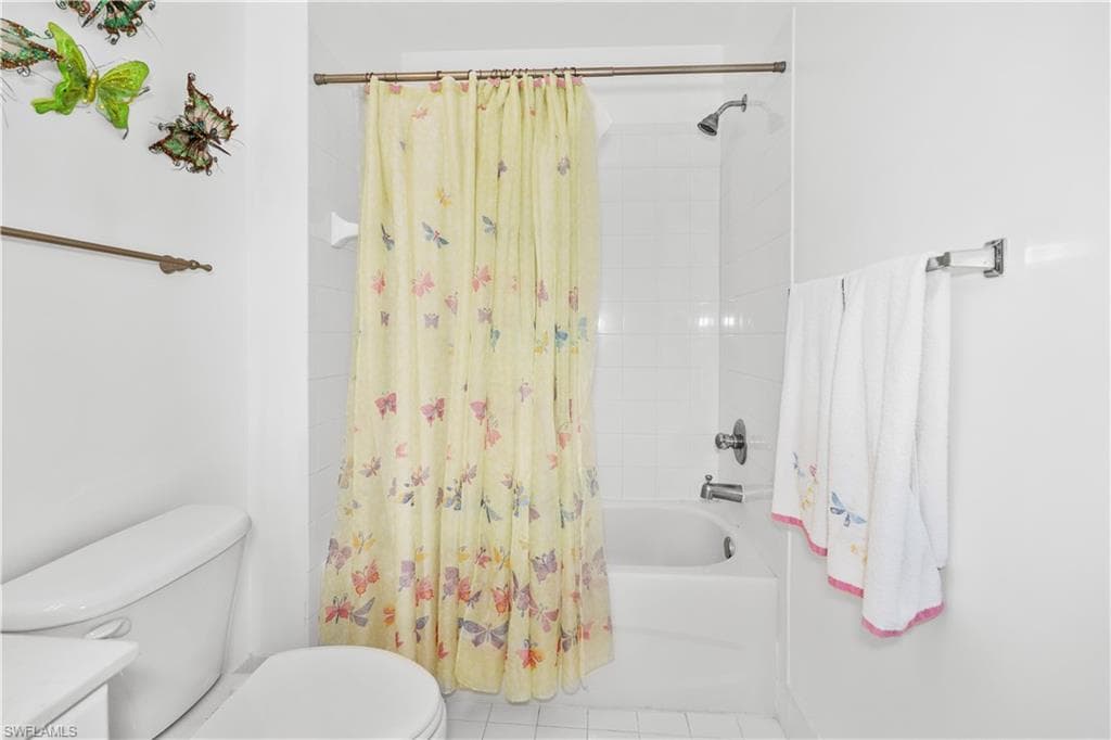 1405 Mariposa CIR # 102, NAPLES FL 34105-24