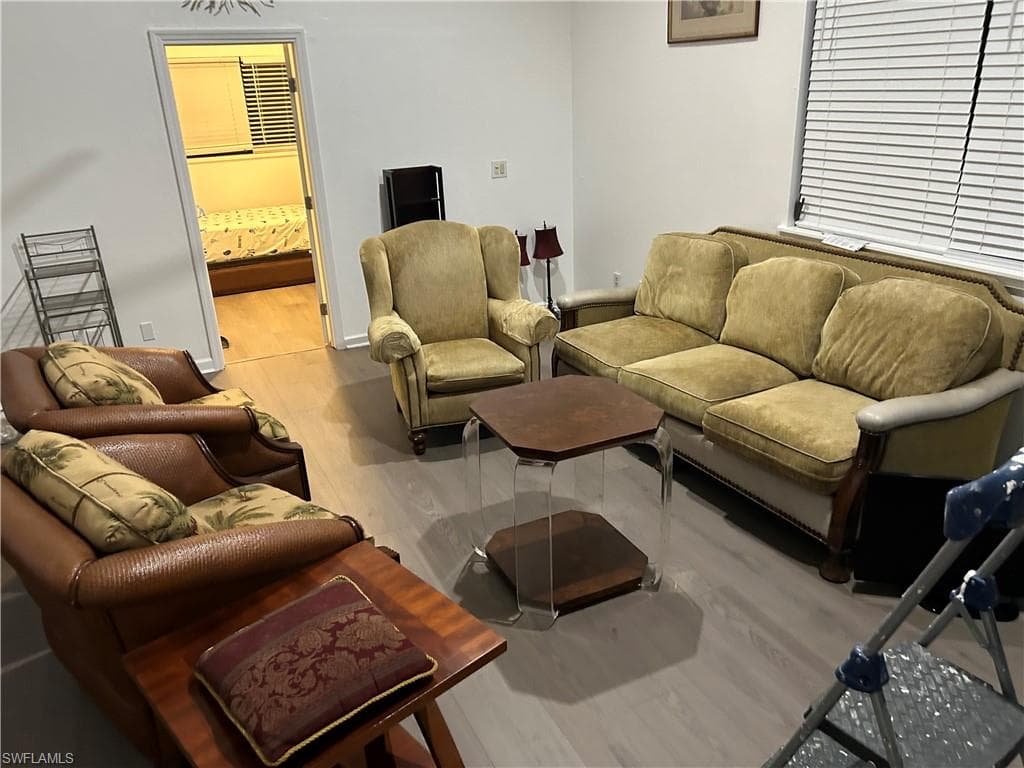 281 Benson ST E, NAPLES FL 34113-11