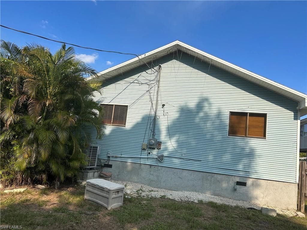 281 Benson ST E, NAPLES FL 34113-2