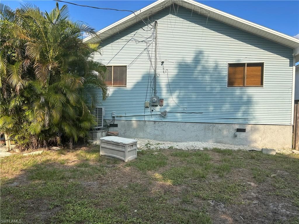 281 Benson ST E, NAPLES FL 34113-3