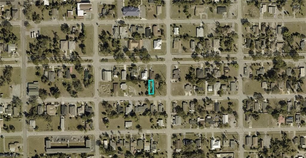 2989 Dunbar AVE, FORT MYERS FL 33916-2
