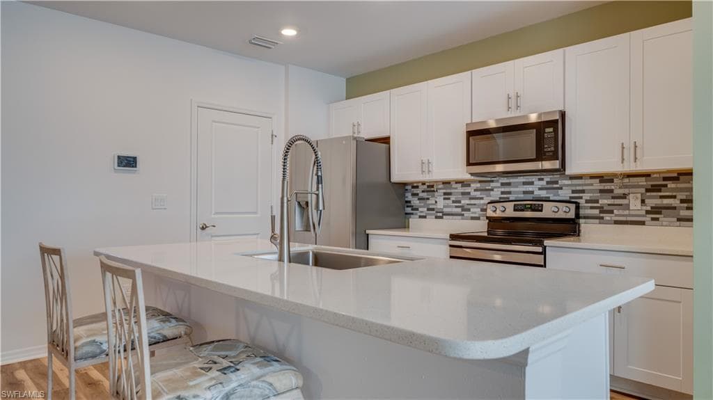 18512 Marlin Kite LN-17