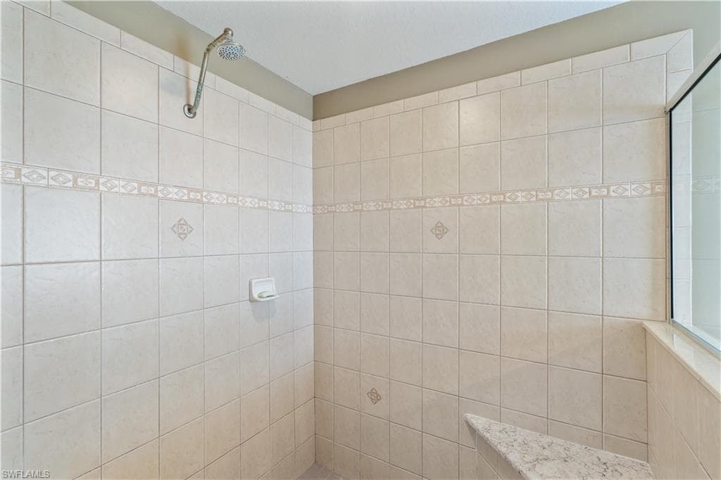 9475 Silver Pine LOOP, FORT MYERS FL 33967-27