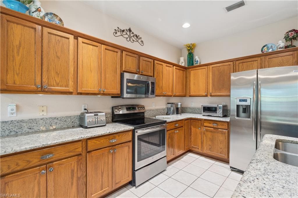 9475 Silver Pine LOOP, FORT MYERS FL 33967-8