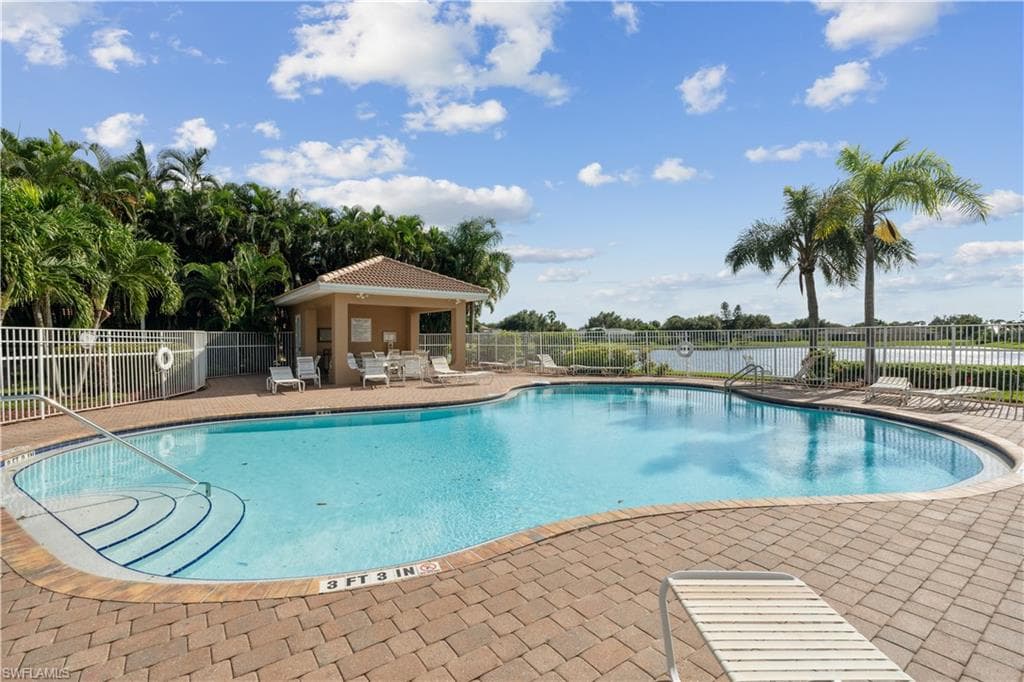 9475 Silver Pine LOOP, FORT MYERS FL 33967-32