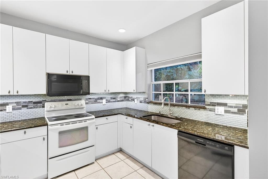 3258 Tamara DR # 2, NAPLES FL 34109-10