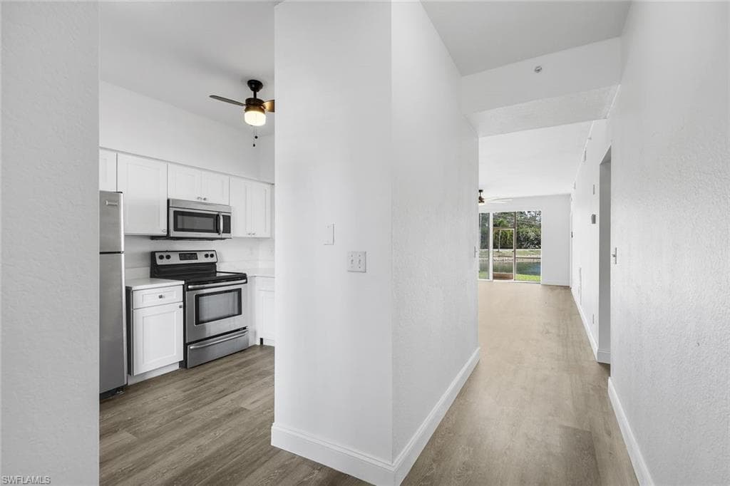 3250 Cypress Glen WAY # 402, NAPLES FL 34109-5