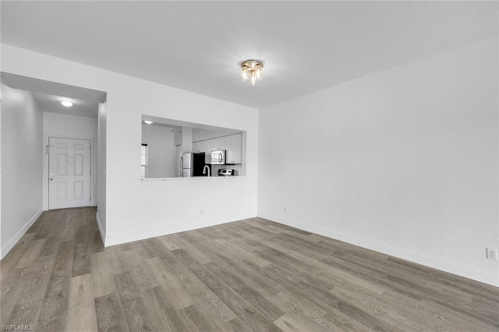 3250 Cypress Glen WAY # 402, NAPLES FL 34109-10