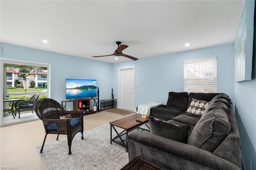 1155 Sandpiper ST # C7, NAPLES FL 34102-4