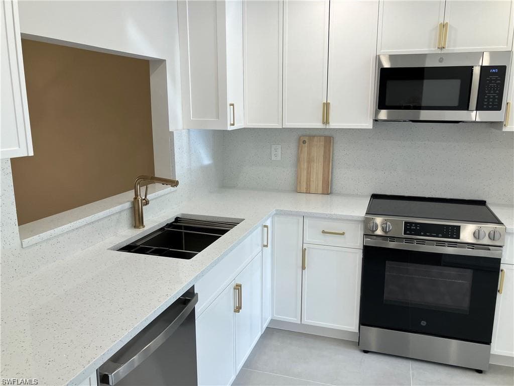 1826 Kings Lake BLVD # 101, NAPLES FL 34112-3