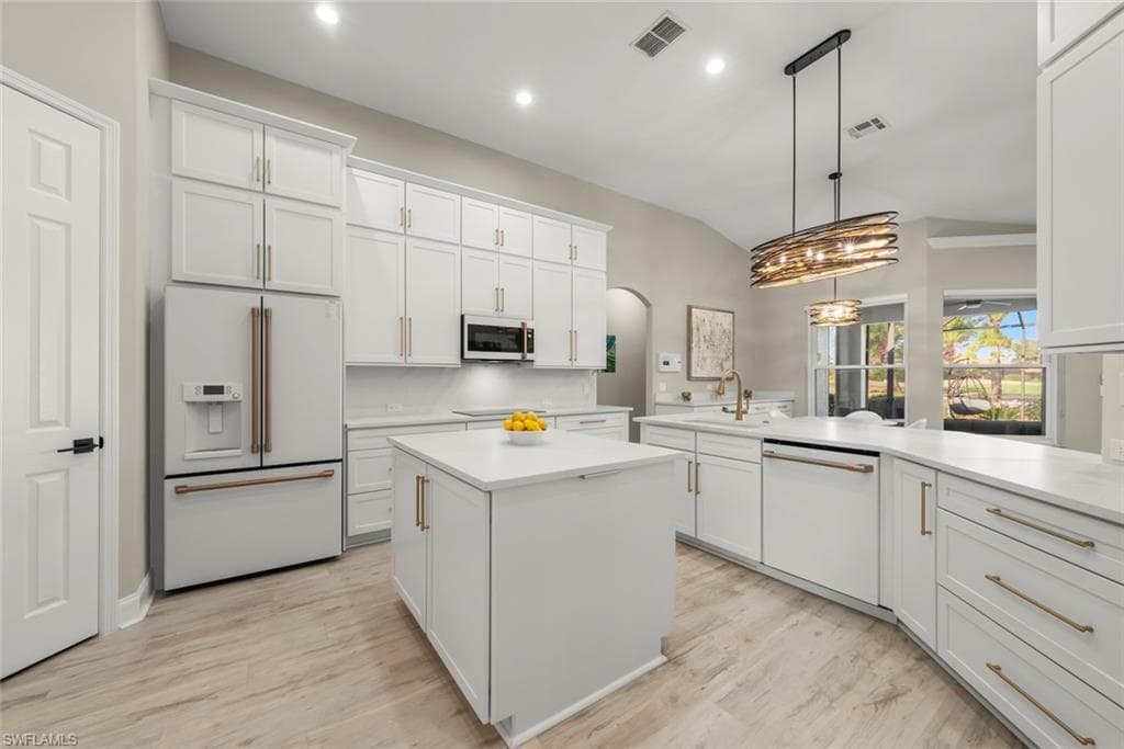 15520 Greenock LN-10