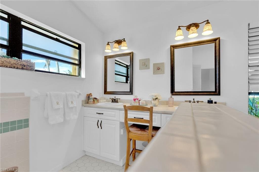 8866 Banyan Cove CIR, FORT MYERS FL 33919-25