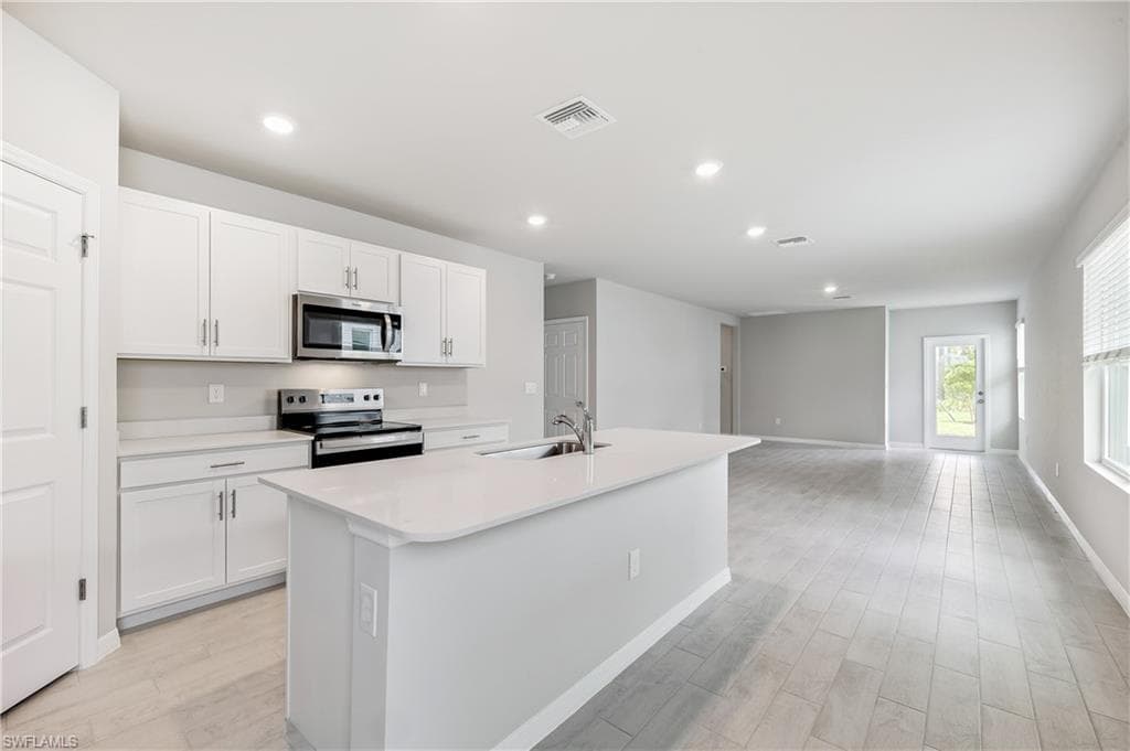 1205 BROOKLANDS DR, FORT MYERS FL 33905-5