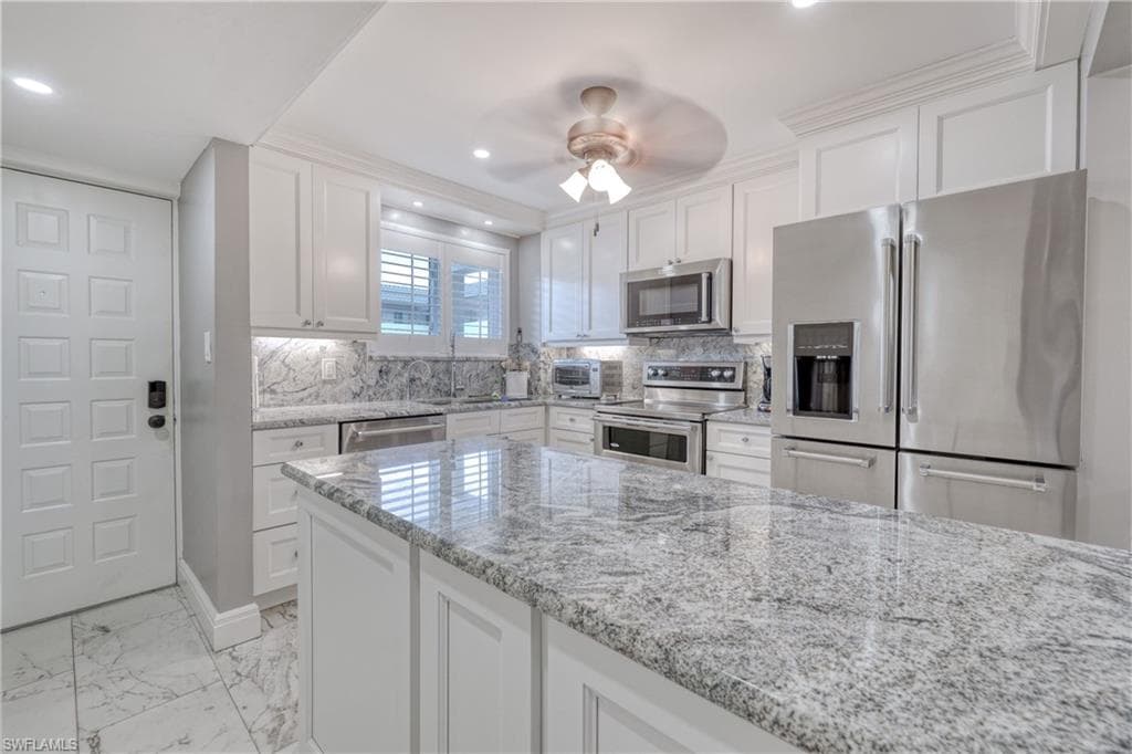 2121 Collier AVE # 412, FORT MYERS FL 33901-1