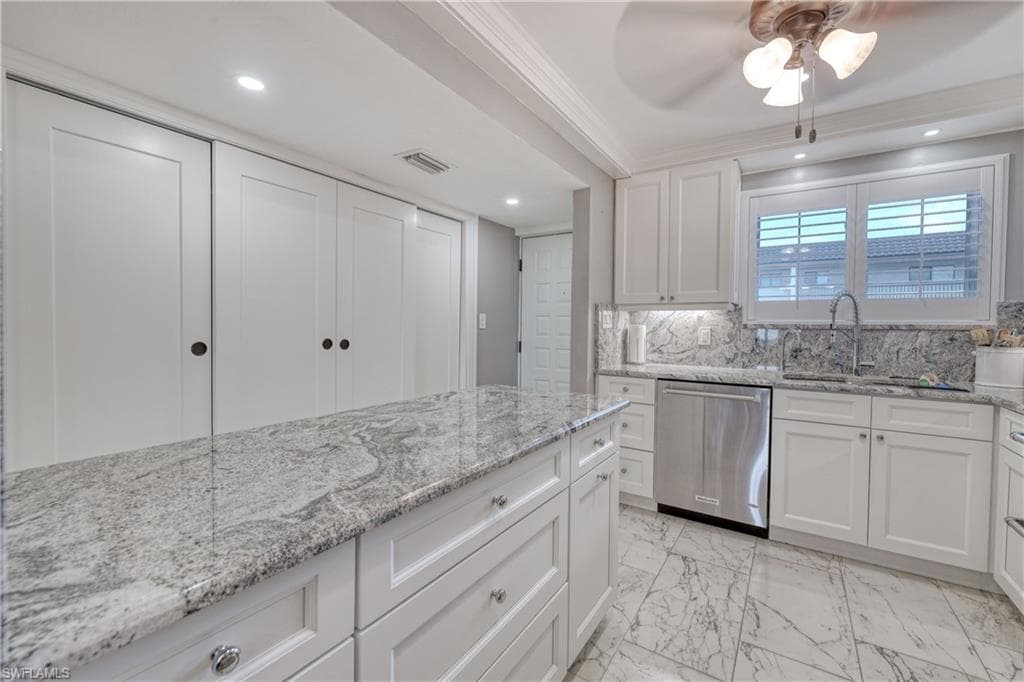 2121 Collier AVE # 412, FORT MYERS FL 33901-3