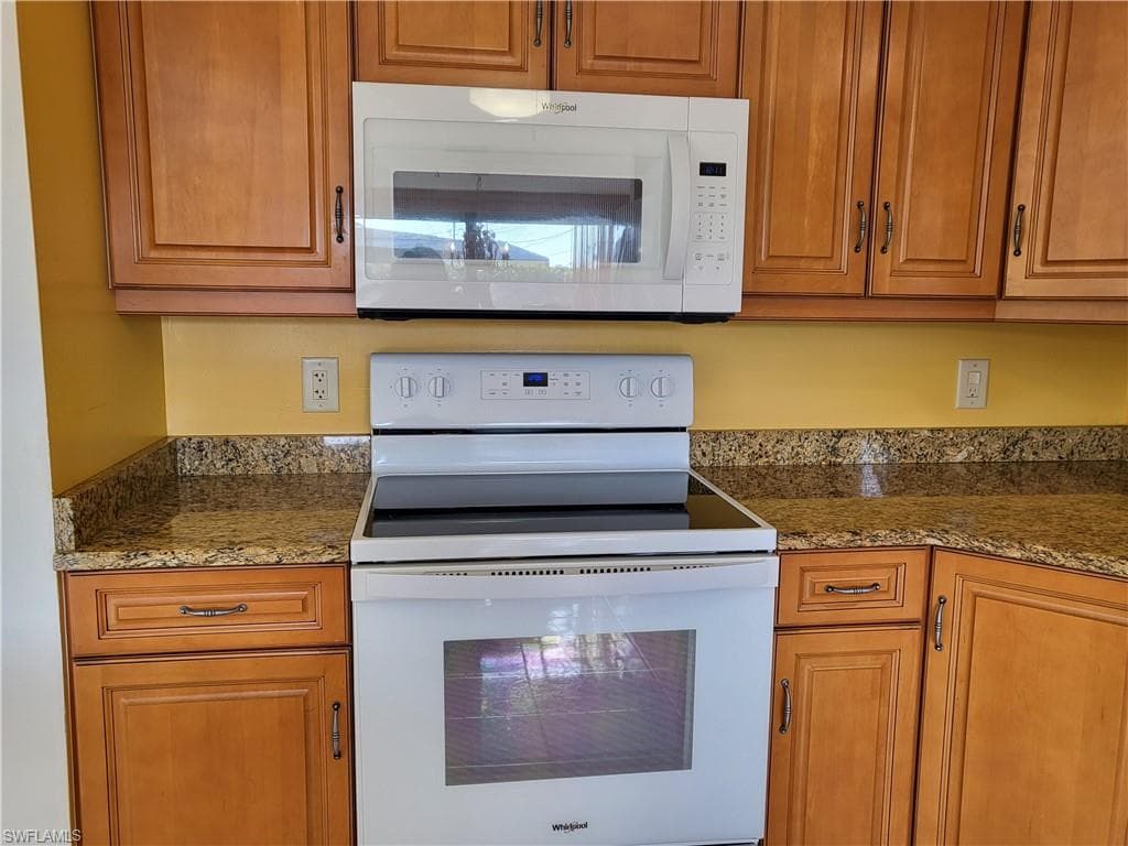1914 SE 40th TER # 106, CAPE CORAL FL 33904-11