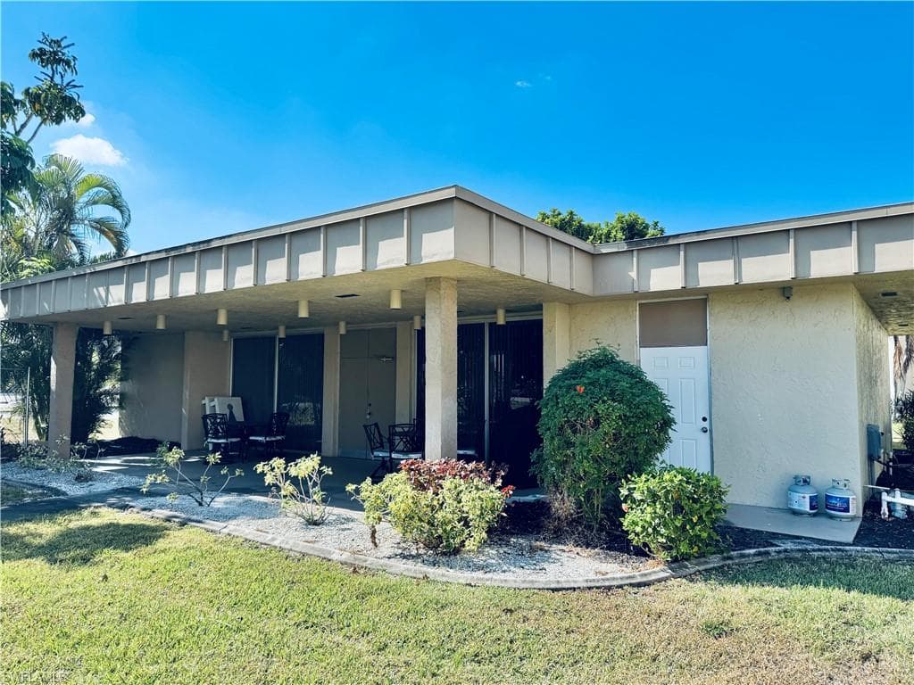 2264 Winkler AVE # 101, FORT MYERS FL 33901-36