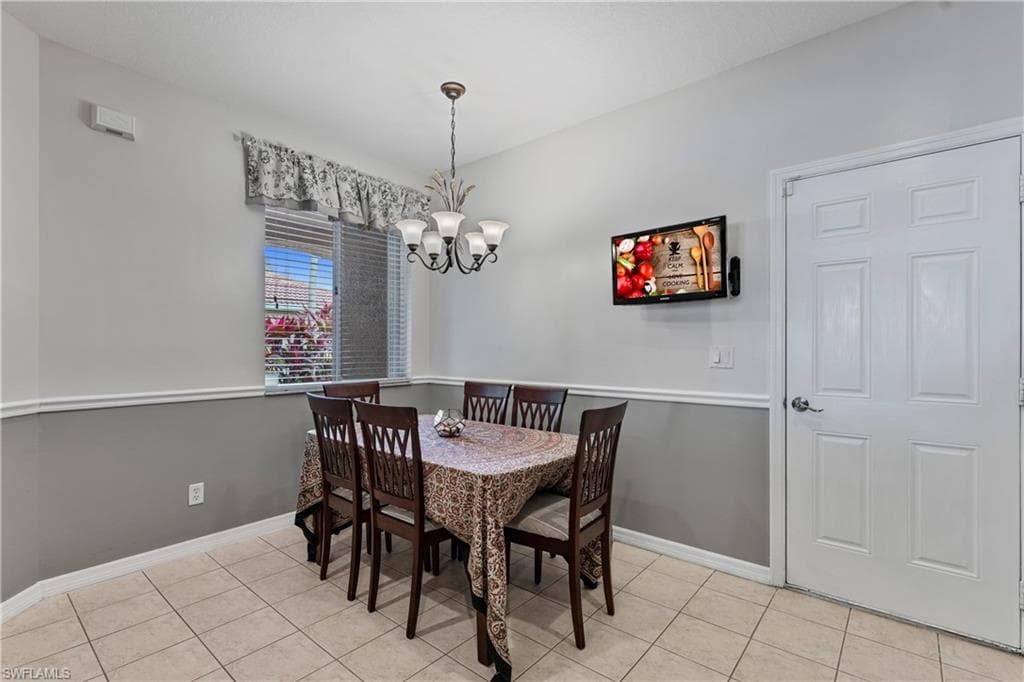 9544 Roundstone CIR-12