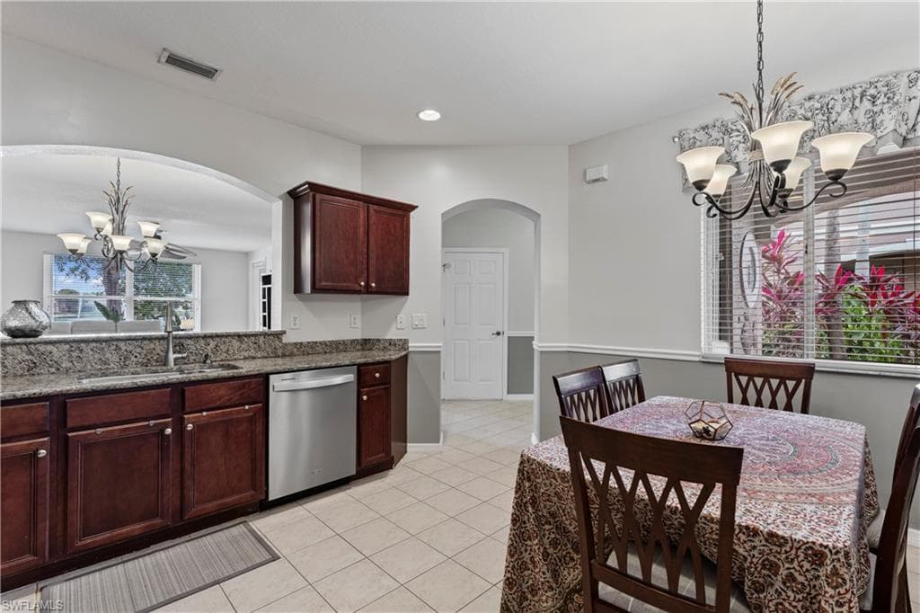 9544 Roundstone CIR-11