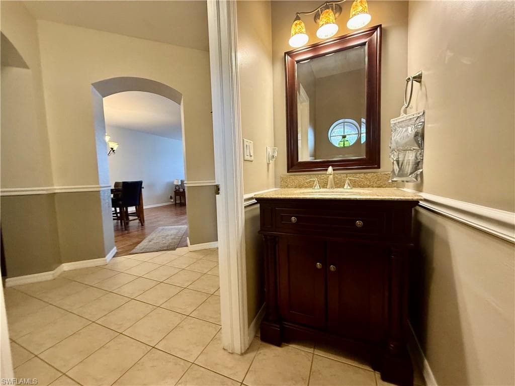 9544 Roundstone CIR-8
