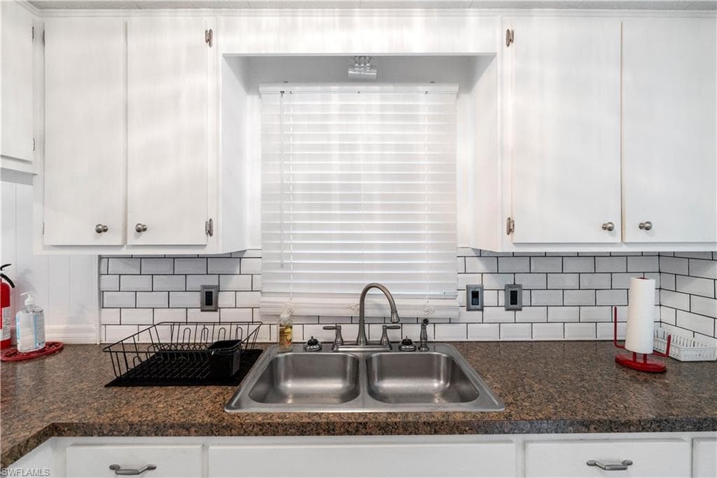 17 Saint Raphael DR, NAPLES FL 34112-12