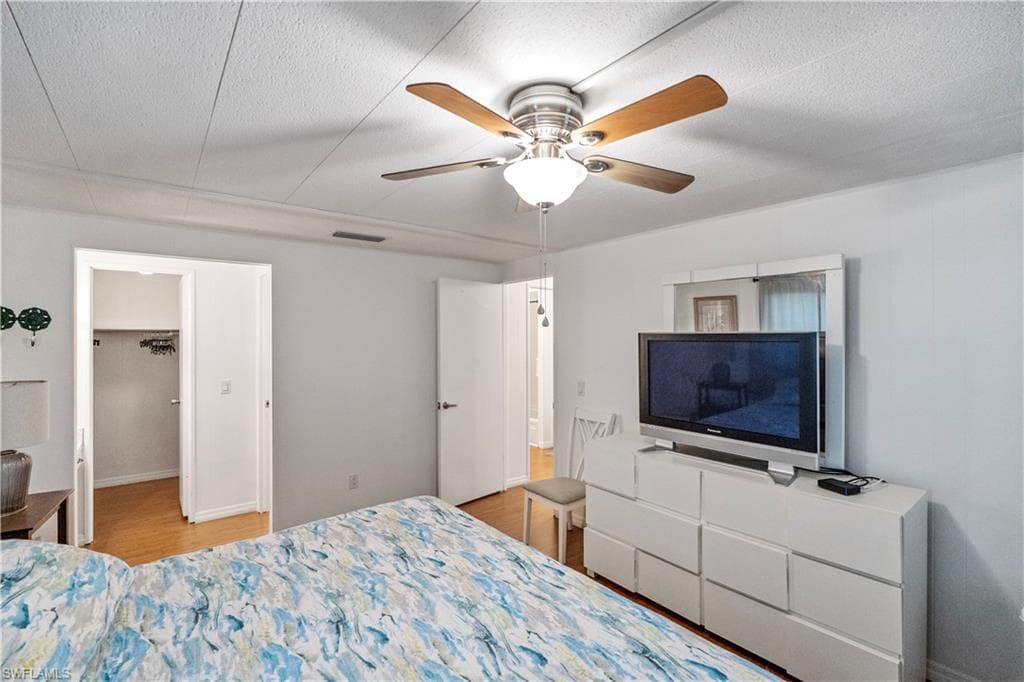 17 Saint Raphael DR, NAPLES FL 34112-23