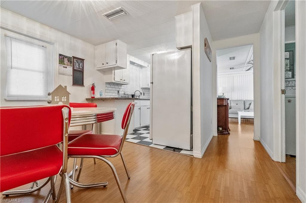 17 Saint Raphael DR, NAPLES FL 34112-18