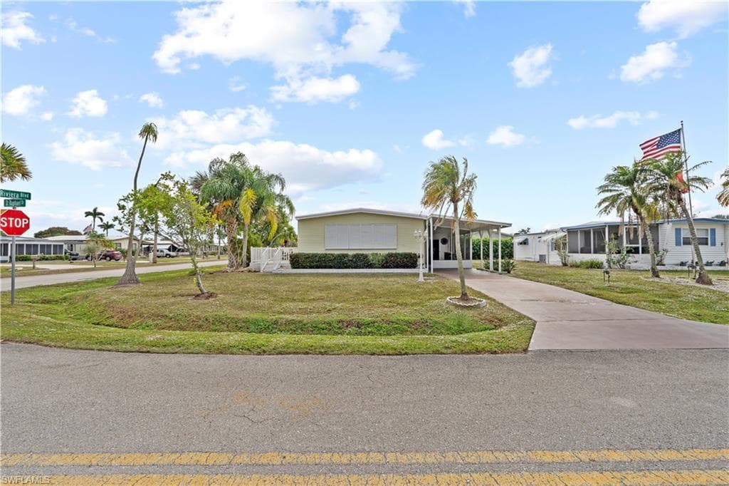 17 Saint Raphael DR, NAPLES FL 34112-34