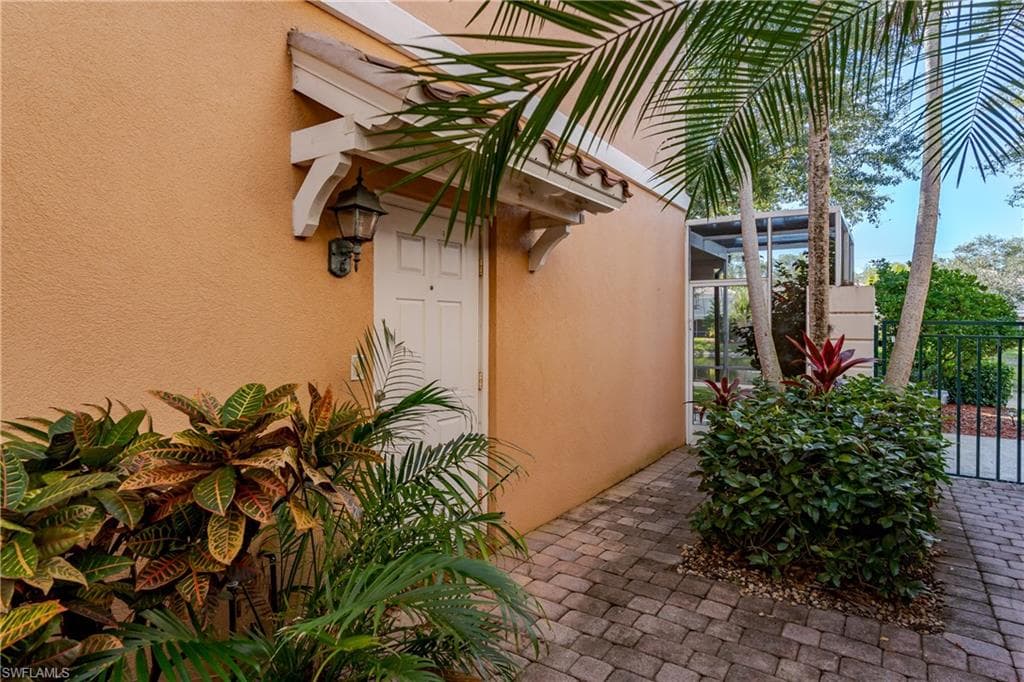 5353 Cove CIR, NAPLES FL 34119-5