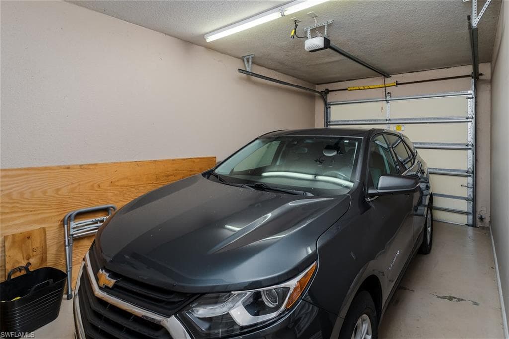 5353 Cove CIR, NAPLES FL 34119-21