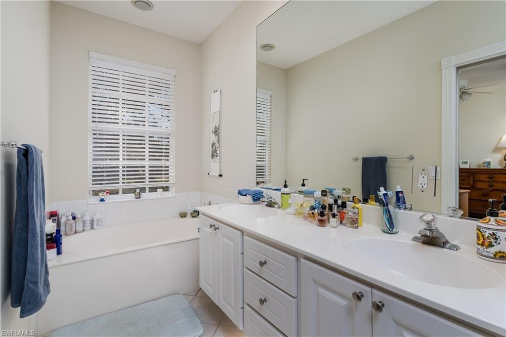 5353 Cove CIR, NAPLES FL 34119-31