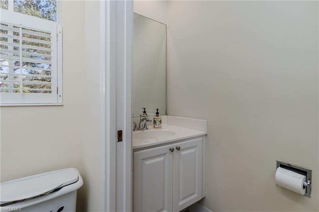 5353 Cove CIR, NAPLES FL 34119-27