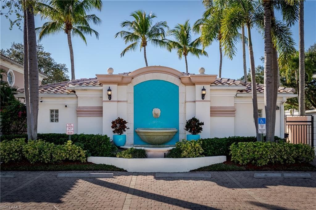 5353 Cove CIR, NAPLES FL 34119-40