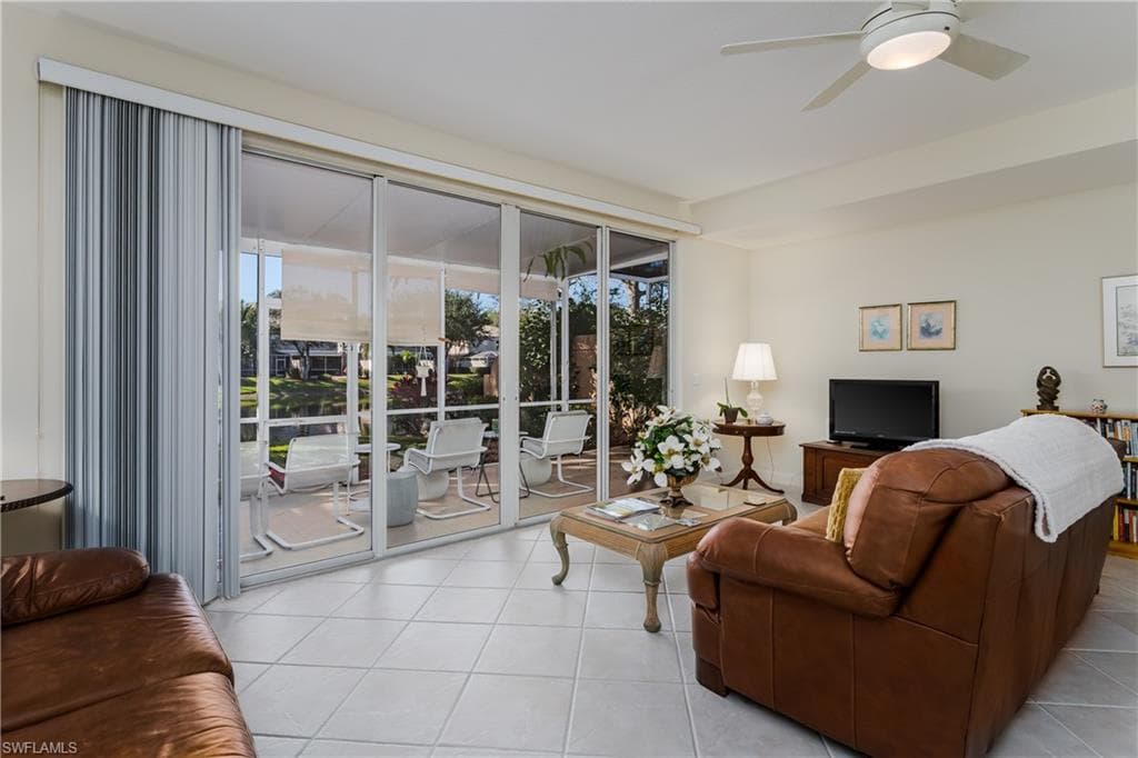 5353 Cove CIR, NAPLES FL 34119-20