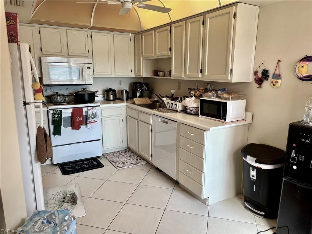 1538 Mainsail DR # 6, NAPLES FL 34114-7