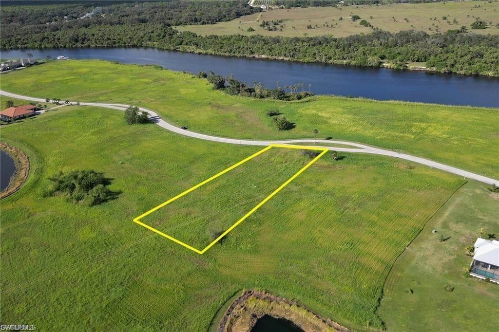 2023 Silk Bay BLVD, ALVA FL 33920-2