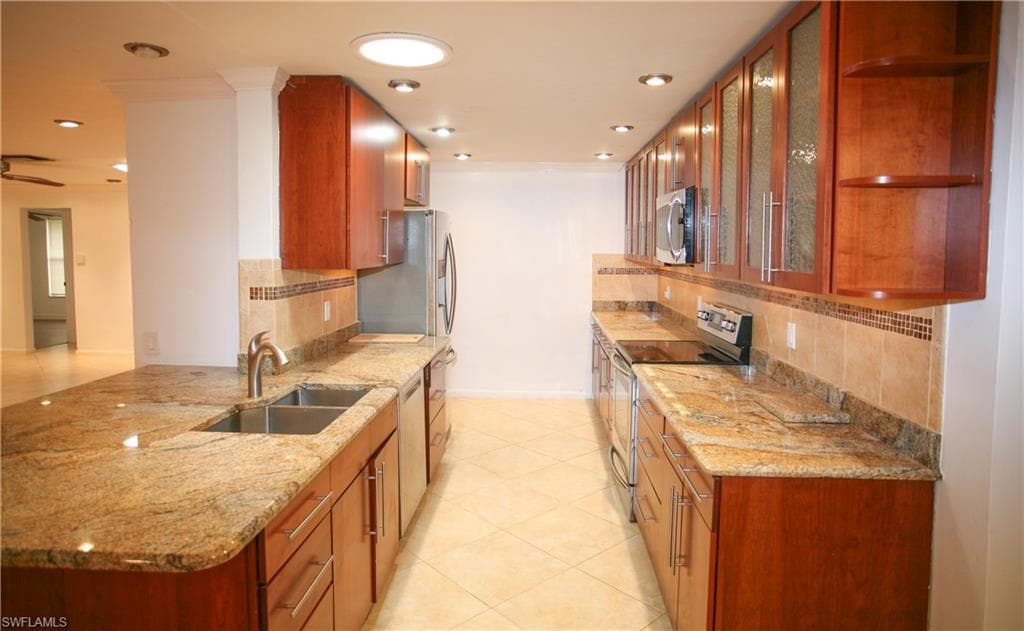 1525 Covington CIR E, FORT MYERS FL 33919-8