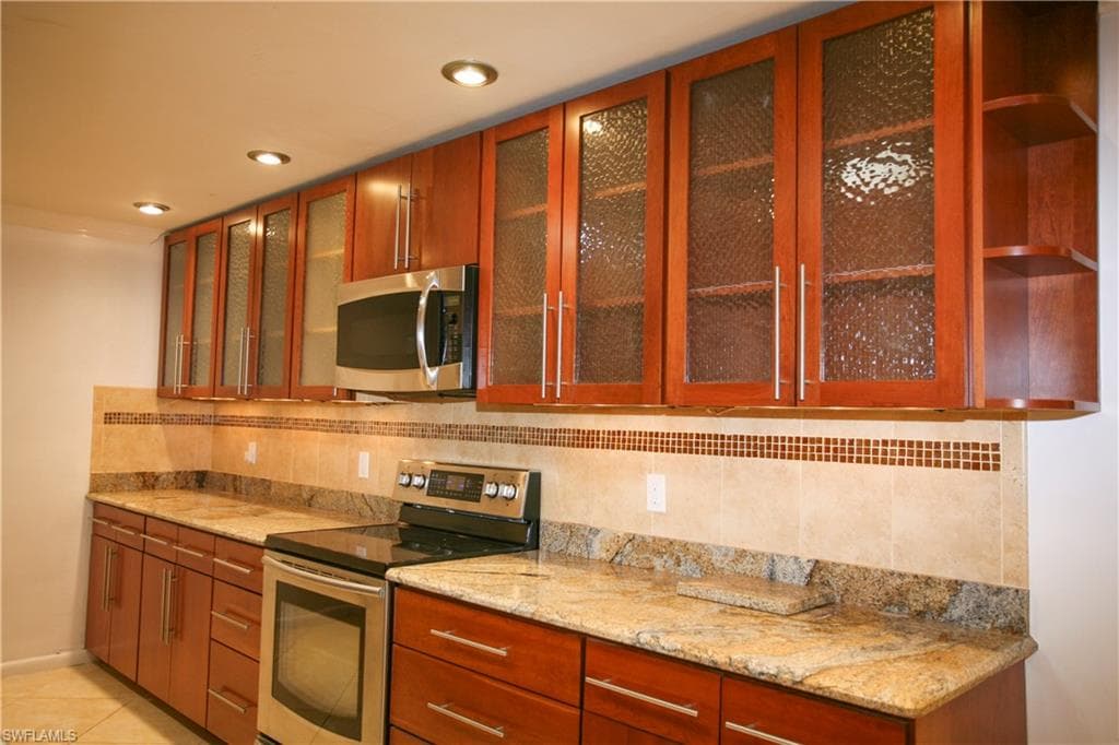 1525 Covington CIR E, FORT MYERS FL 33919-10